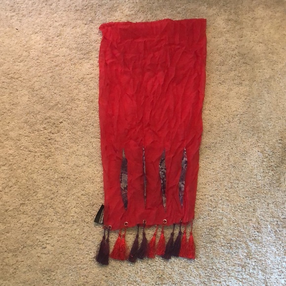 2 Scarves - Picture 2 of 5